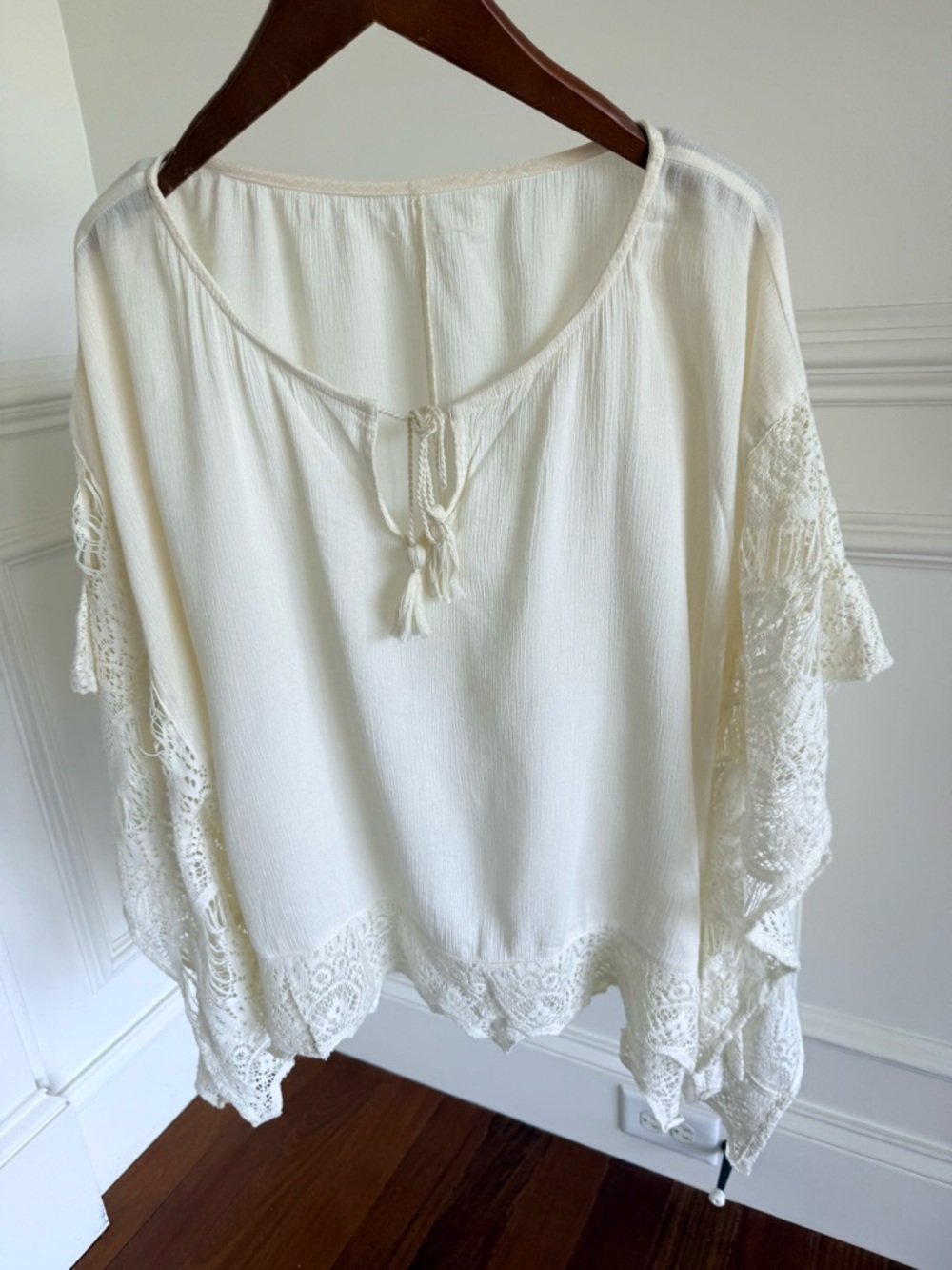 Hollister Women Cream Lace-Trim Boho Top Kimono Blouse Tassel Beach Cover Size M